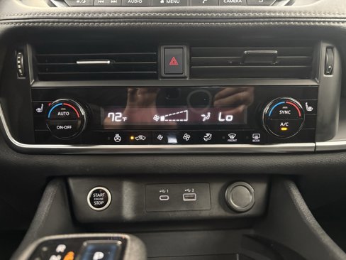 Used 2022 Nissan Rogue S image 7