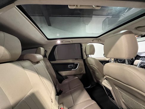 Used 2018 Land Rover Discovery Sport HSE image 43