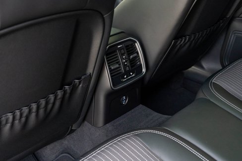 Certified 2023 Porsche Macan Turbo image 33