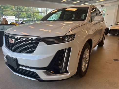 Used 2025 Cadillac XT6 Luxury image 5