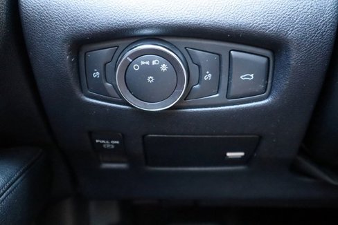Used 2017 Lincoln Continental Select image 36