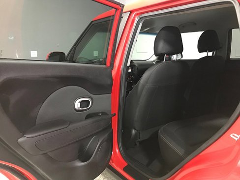 Used 2017 Kia Soul + image 15