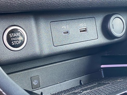 Used 2021 Nissan Rogue Platinum image 16