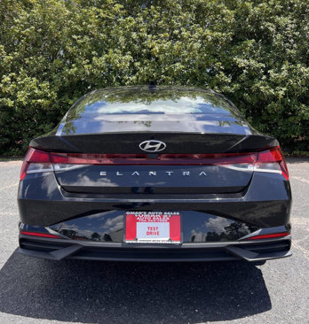 Used 2021 Hyundai Elantra SE image 6