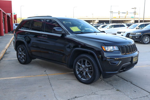 Used 2019 Jeep Grand Cherokee Laredo image 4