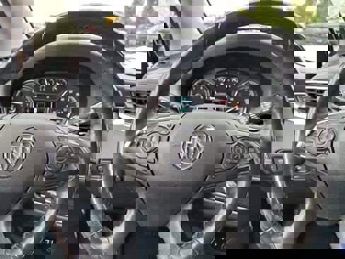 Used 2019 Buick Enclave Essence image 10