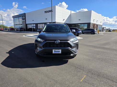Used 2019 Toyota RAV4 LE image 2