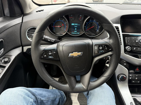 Used 2016 Chevrolet Cruze LT image 17