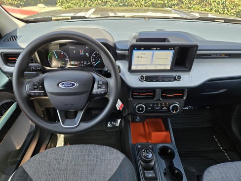 Used 2023 Ford Maverick XLT image 8