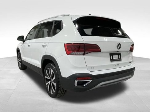 Certified 2022 Volkswagen Taos SE image 7