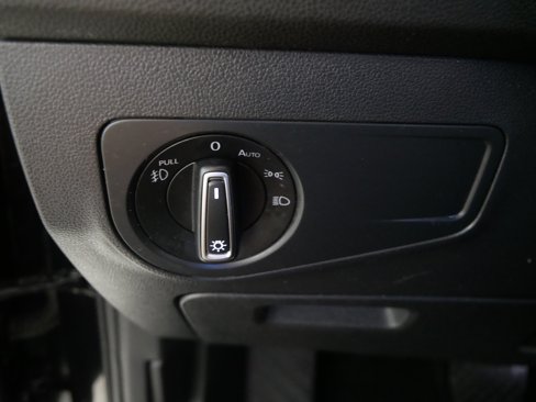 Used 2020 Volkswagen Tiguan SEL image 26