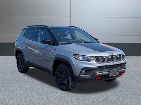 Used 2024 Jeep Compass Trailhawk image 8