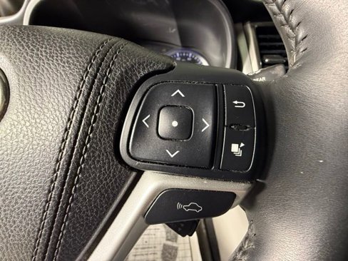 Used 2016 Toyota Highlander Limited image 25