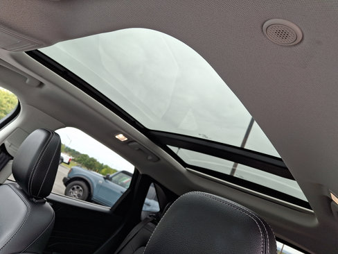 Certified 2022 Ford Escape Titanium image 15