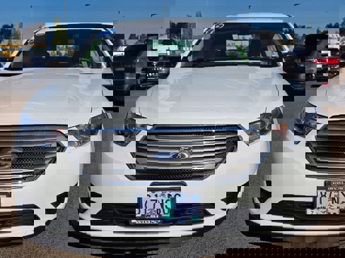 Used 2016 Ford Taurus SE image 3