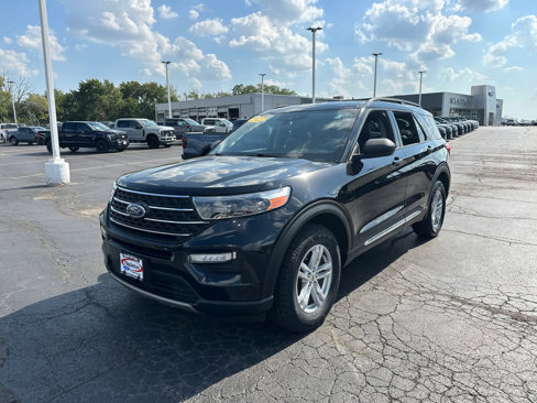 Used 2022 Ford Explorer XLT w/ Equipment Group 202A image 4