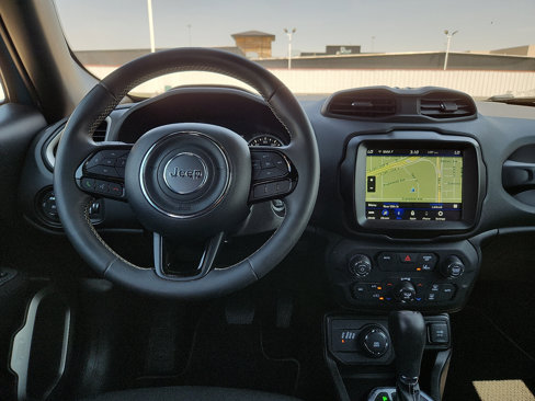 Used 2021 Jeep Renegade Latitude image 9