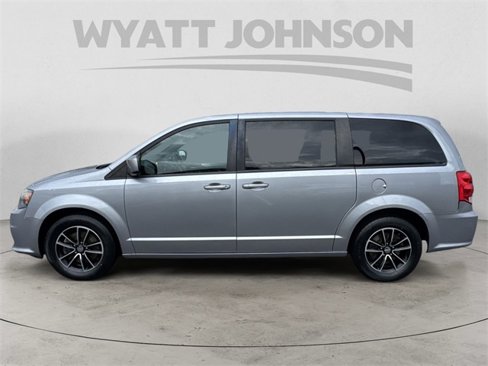 Used 2019 Dodge Grand Caravan GT image 2