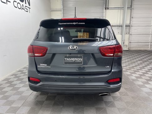 Used 2019 Kia Sorento S image 11