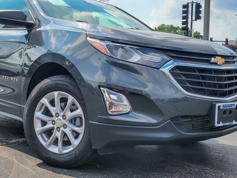 Used 2020 Chevrolet Equinox LS w/ LS Convenience Package image 2