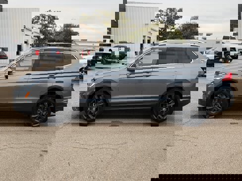 Used 2024 Volkswagen Tiguan Wolfsburg Edition image 2