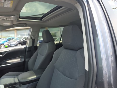 Used 2019 Toyota RAV4 XLE image 13
