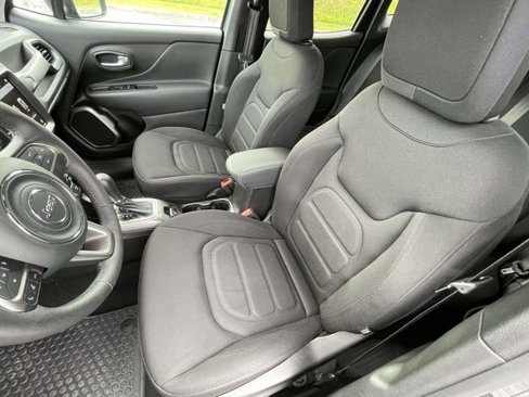 Used 2022 Jeep Renegade Latitude w/ Convenience Group image 12