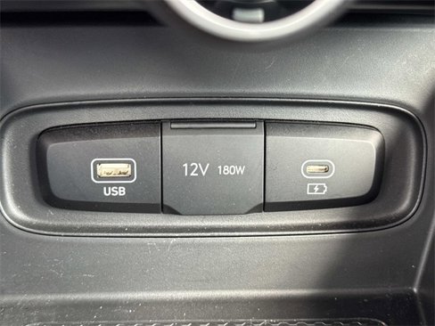 Used 2023 Hyundai Venue SE image 22