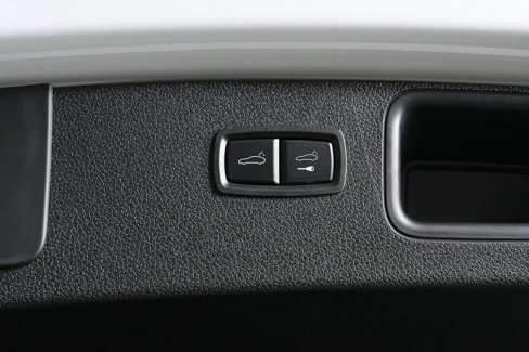 Used 2024 Porsche Macan Turbo image 33