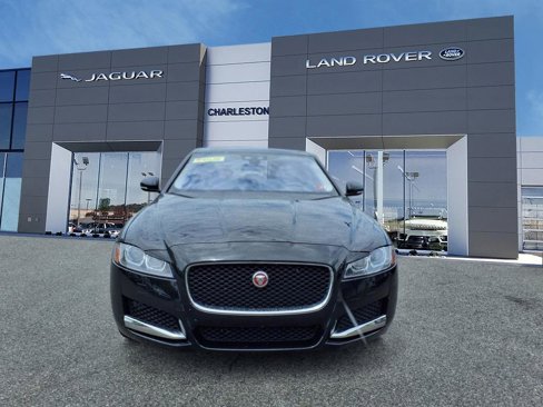 Used 2018 Jaguar XF Premium image 8