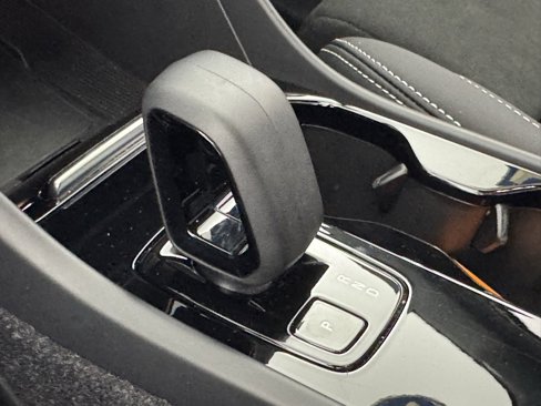 Certified 2023 Volvo C40 P8 Recharge Ultimate image 21