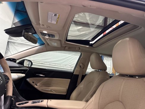 Used 2020 Toyota Avalon Limited image 54
