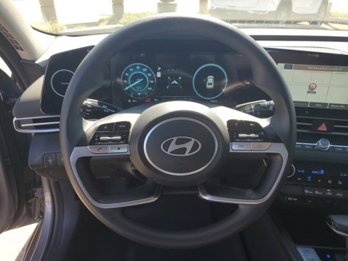Used 2024 Hyundai Elantra SEL image 26