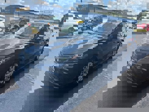 Used 2023 Toyota Camry SE image 4