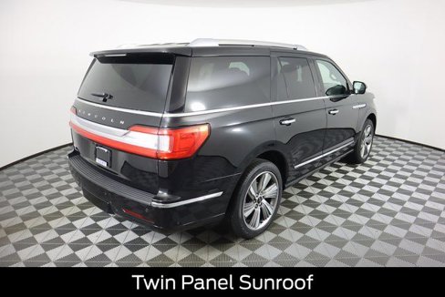 Used 2018 Lincoln Navigator Reserve w/ Technology Package image 3