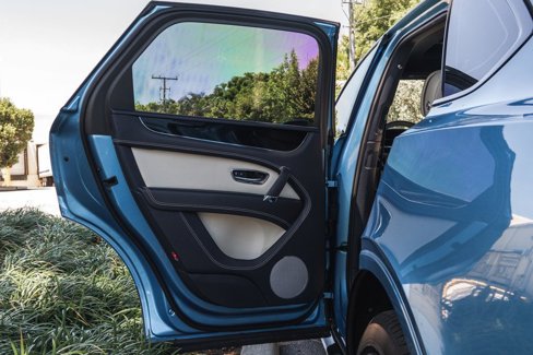 Used 2020 Bentley Bentayga image 32