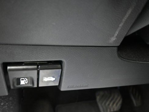 Used 2024 Nissan Kicks SR image 18