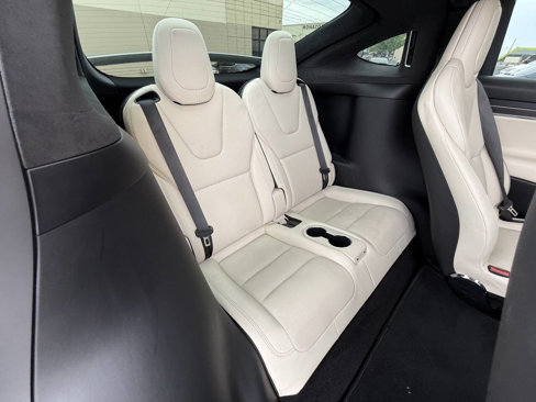Used 2022 Tesla Model X Plaid image 37