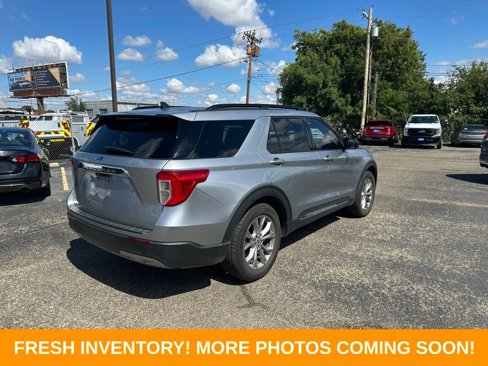 Used 2021 Ford Explorer XLT w/ Equipment Group 202A image 7