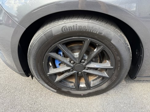 Used 2017 Ford Focus SE w/ Cold Weather Package image 9