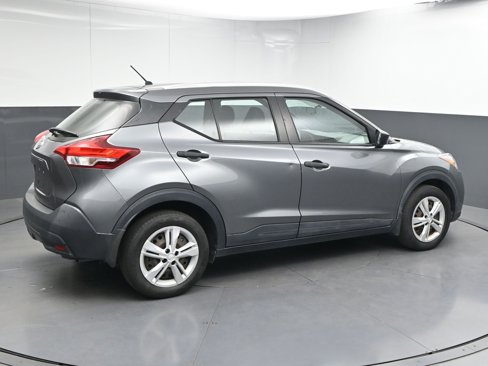 Used 2019 Nissan Kicks S image 8