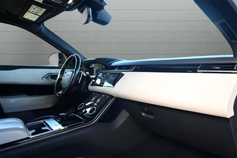 Used 2019 Land Rover Range Rover Velar R-Dynamic SE image 31