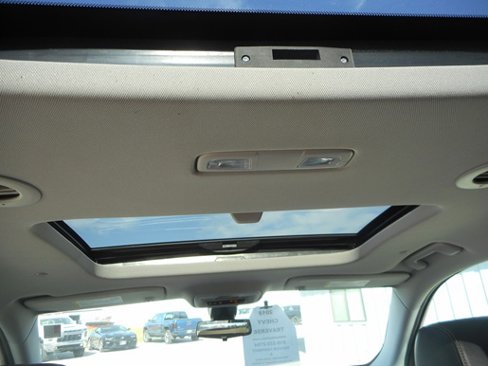 Used 2018 Chevrolet Traverse LT image 17