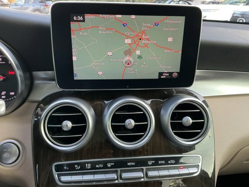 Used 2016 Mercedes-Benz GLC 300 4MATIC image 11