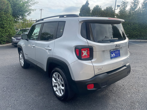 Used 2016 Jeep Renegade Latitude image 9