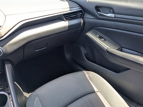 Used 2024 Nissan Altima 2.5 SV image 16