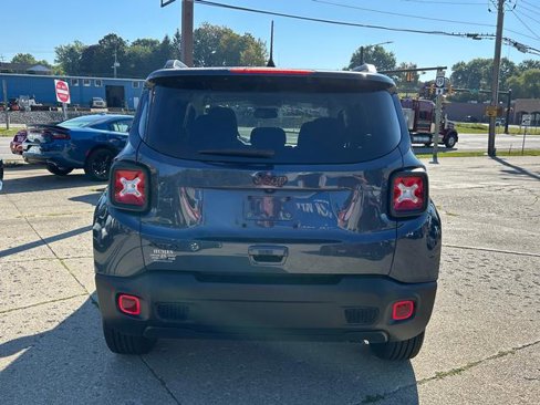 Certified 2023 Jeep Renegade Altitude w/ Convenience Group I image 4