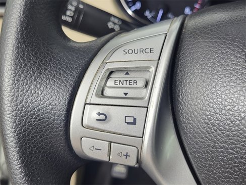 Used 2016 Nissan Rogue SV image 28