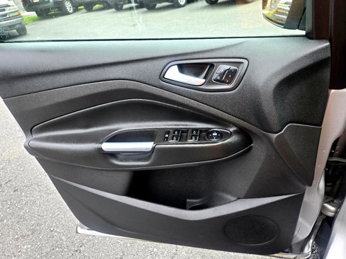 Used 2016 Ford Escape Titanium image 32