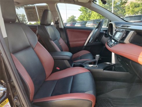 Used 2015 Toyota RAV4 Limited image 33